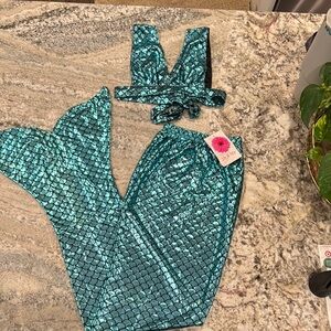 Mermaid Scale Two Piece Halloween Costume Set, new with tags, size 150 (12yrs)